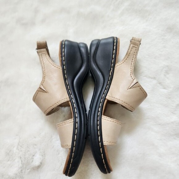 Clarks Bendables Hook and Loop Womens Cream Strappy Comfort Sandals - Picture 4 of 8